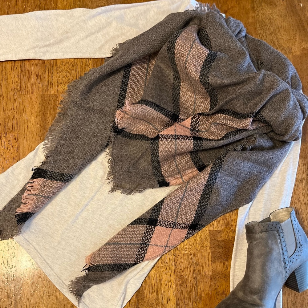 NWT Plaid Blanket Scarf Wrap - Picture 1 of 9